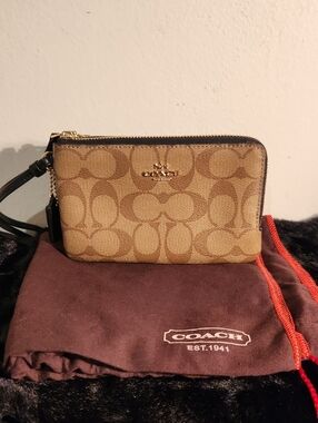 Coach Signature Canvas Wristlet in Tan and Brown With A Vintage Dust Bag